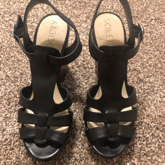 Black platform wedges by Sole Society - Picture 2 of 6